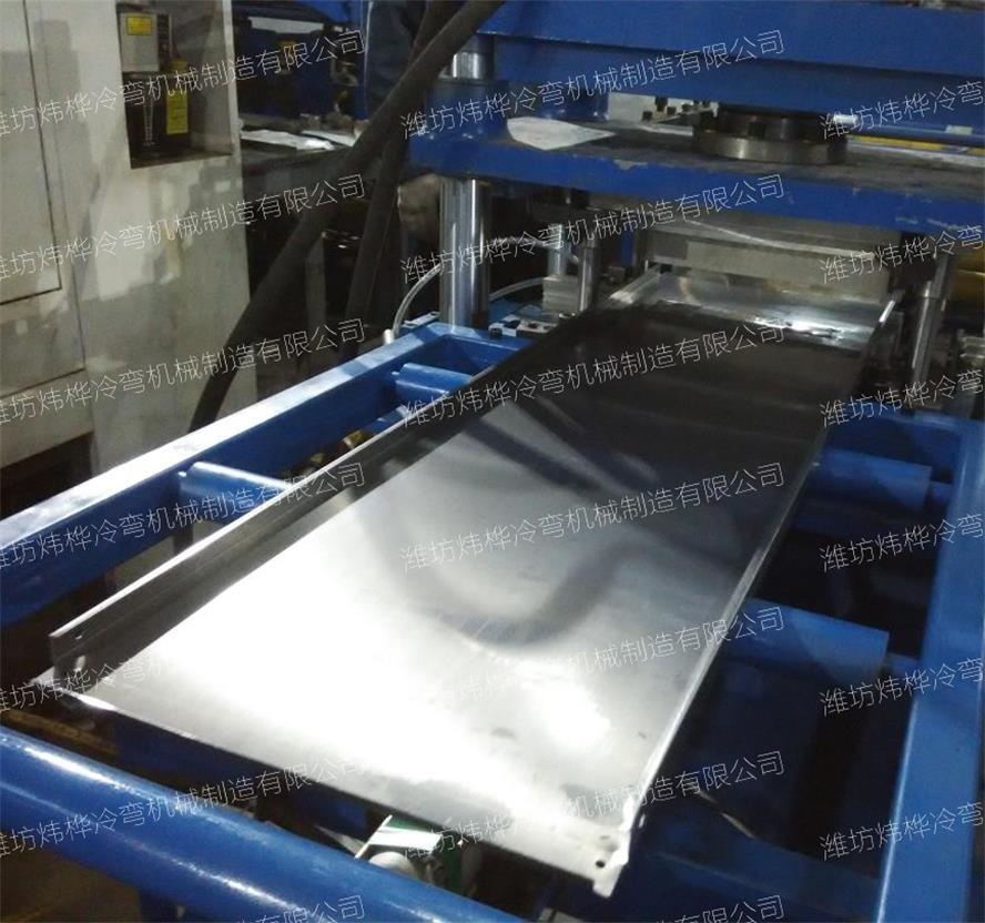 電表箱成型機(jī)生產(chǎn)線 電表箱成型機(jī)生產(chǎn)線